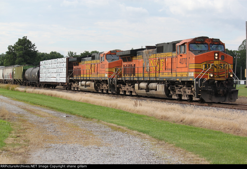 BNSF 4070 Needs a repaint!